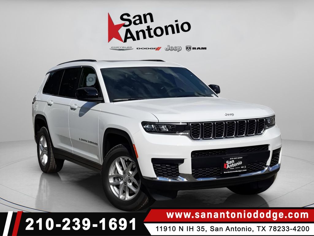 2025 Jeep Grand Cherokee L Laredo's photo