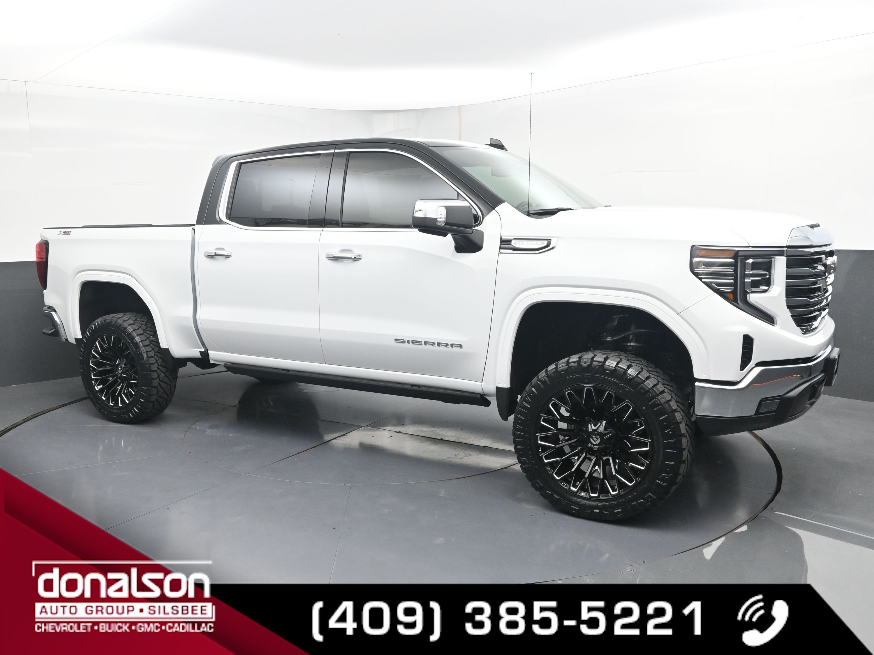 2026 GMC Sierra 1500 SLT's photo