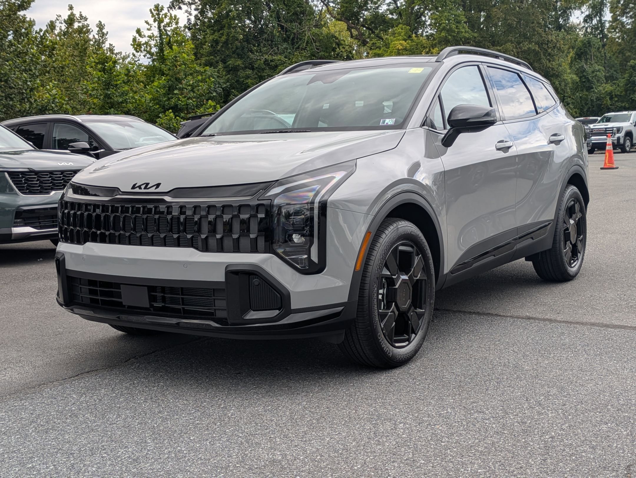 2026 Kia Sportage X-Line photo 3