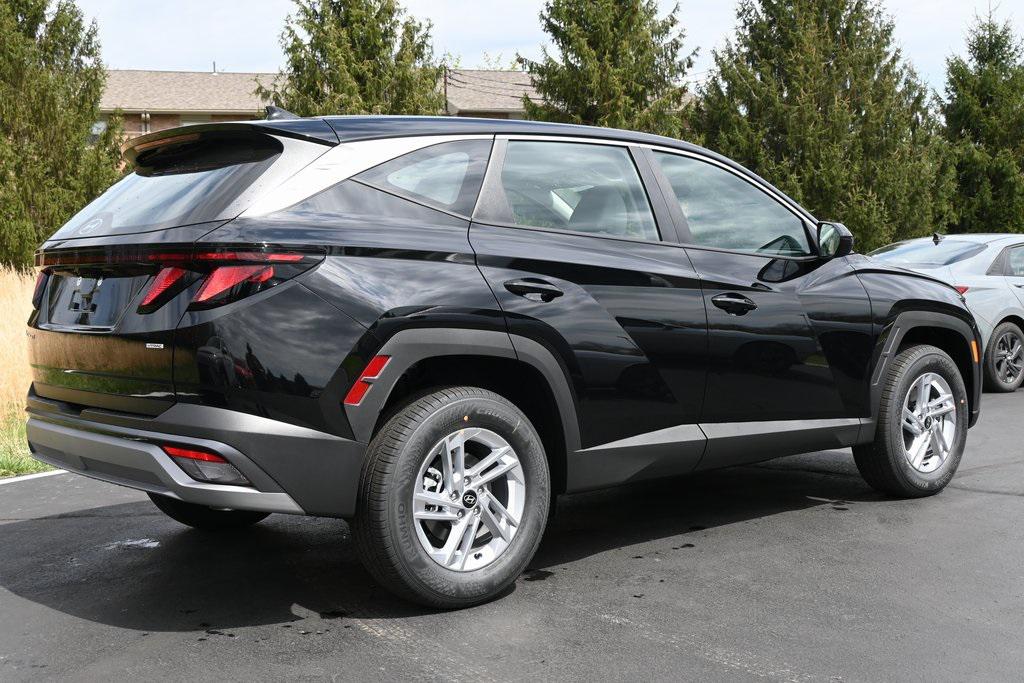 2025 Hyundai Tucson SE photo 3