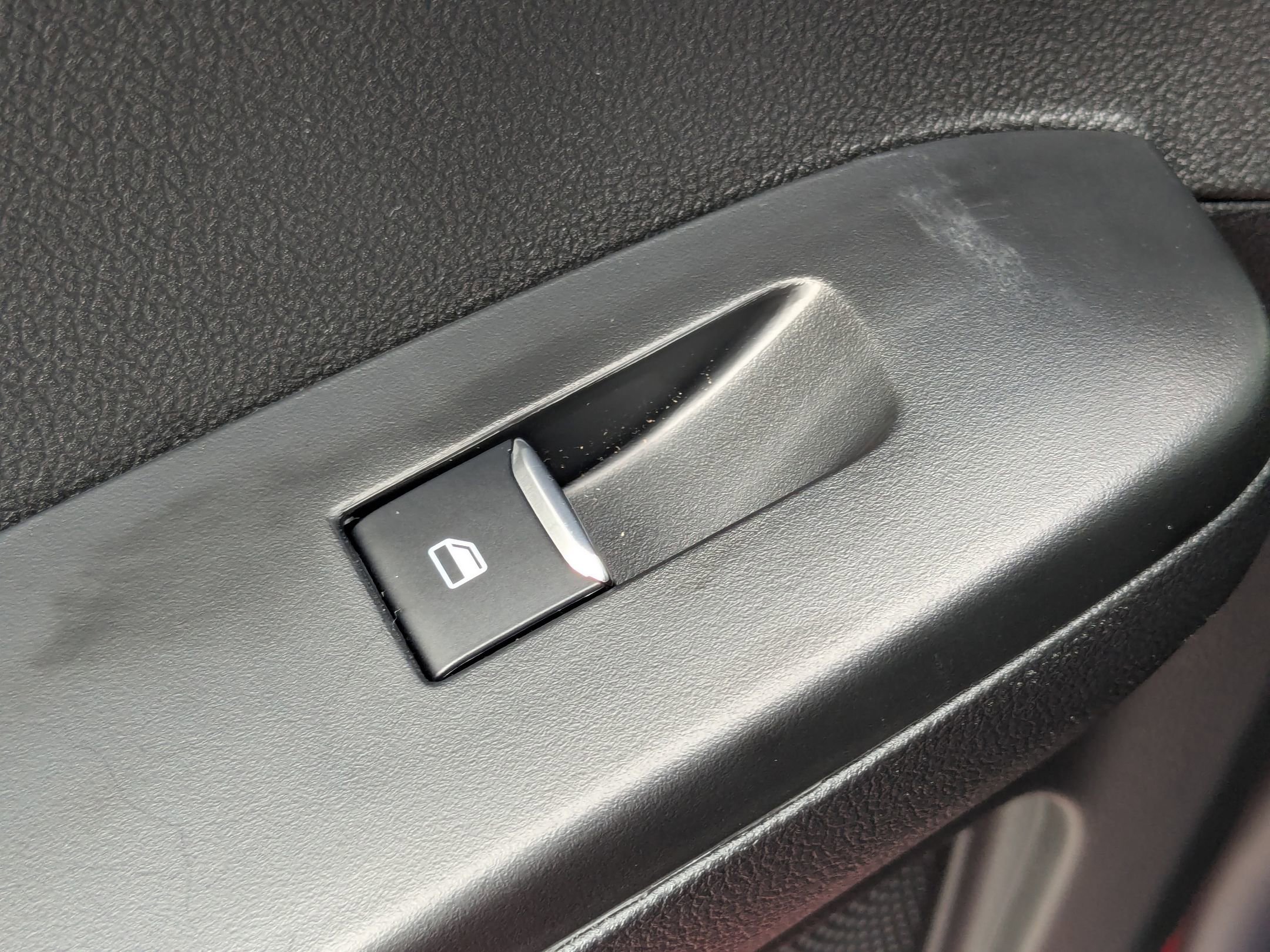 2025 Ford Escape Plug-In Hybrid photo 27