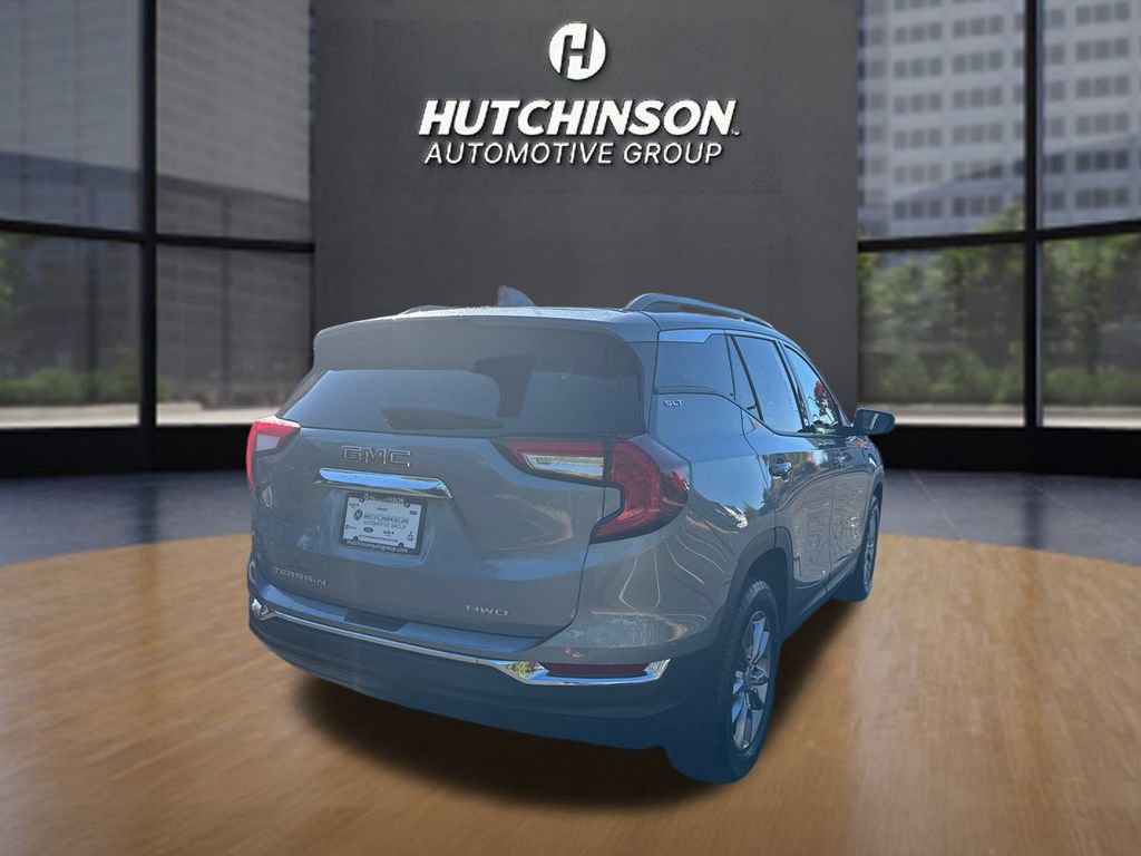 2024 Gmc Terrain SLT photo 2
