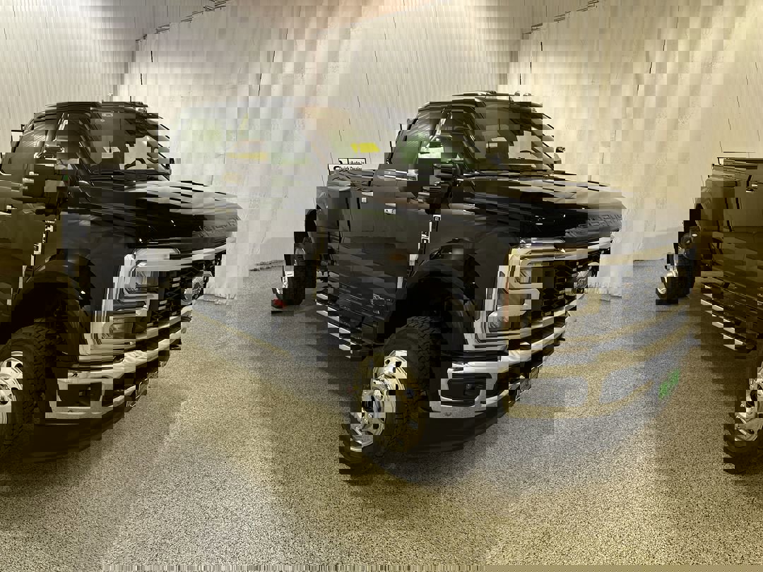 2026 Ford F-450 Super Duty Lariat's photo