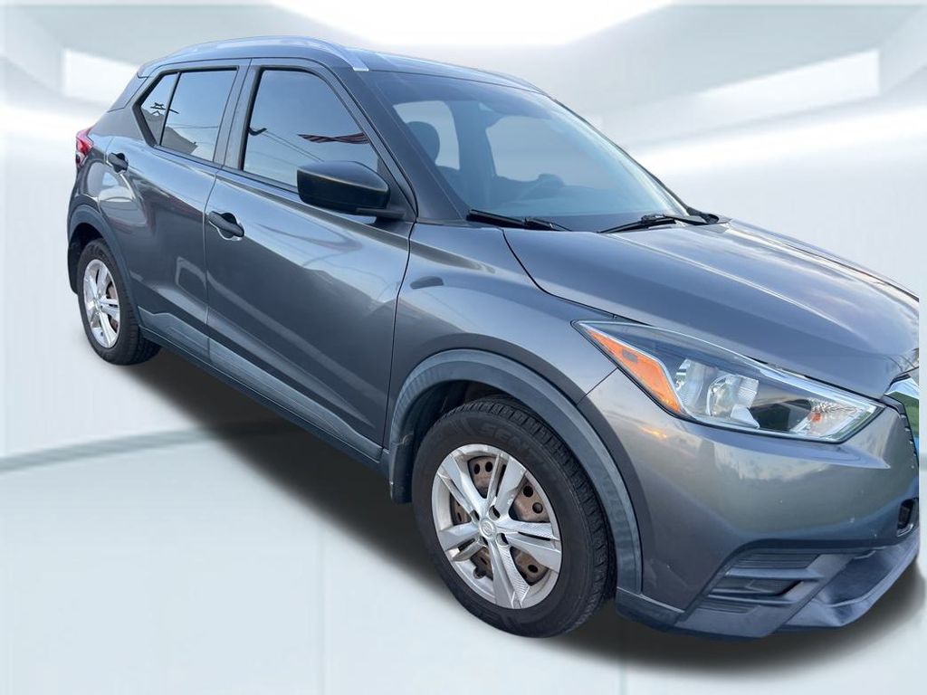 2019 Nissan Kicks S photo 3