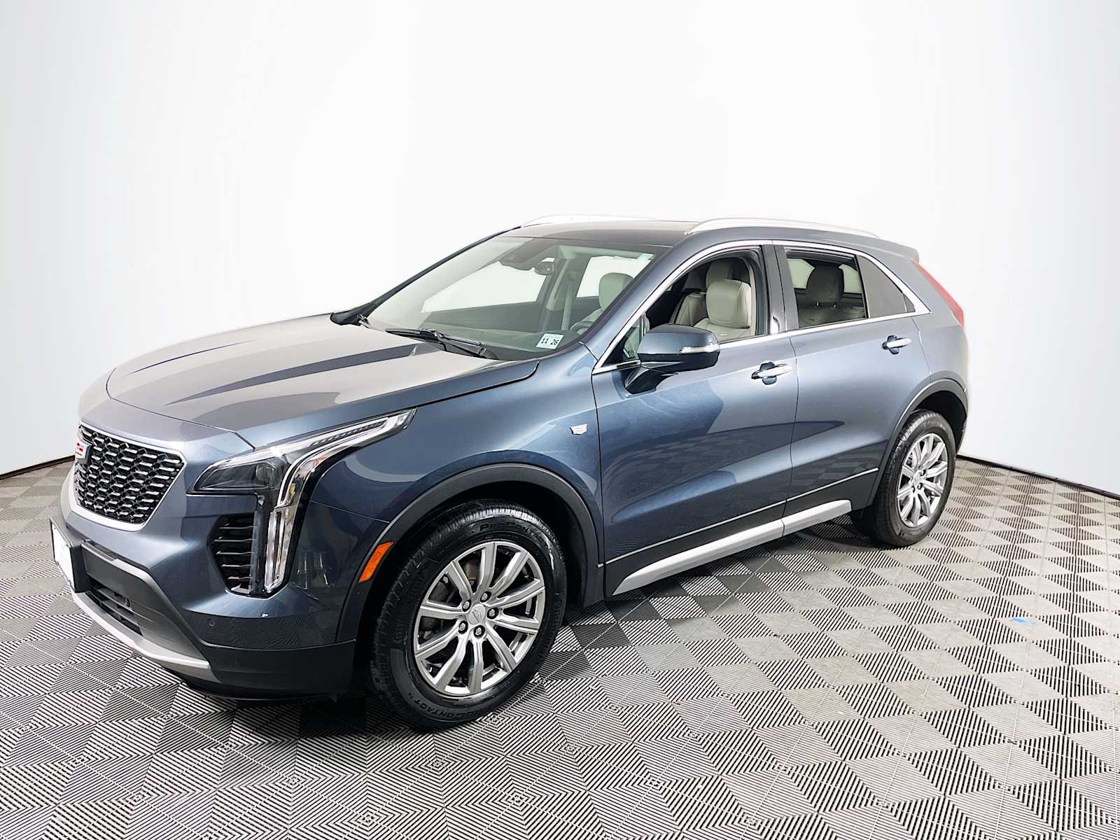 2021 Cadillac XT4 Premium Luxury