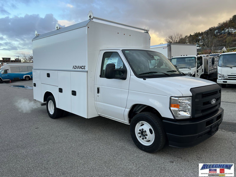 2026 Ford E-350 Base photo 4