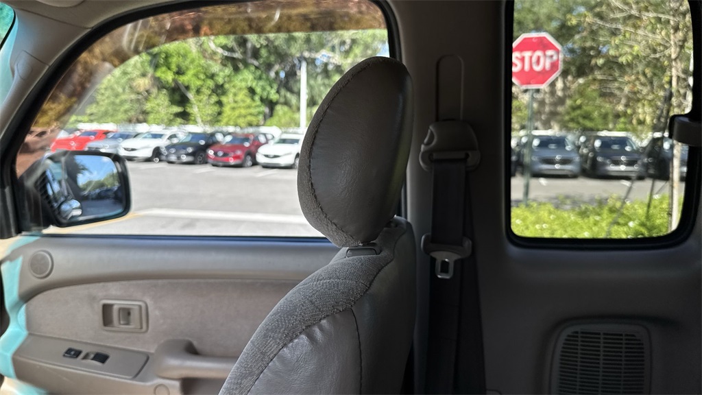 2002 Toyota Tacoma Base V6 photo 10