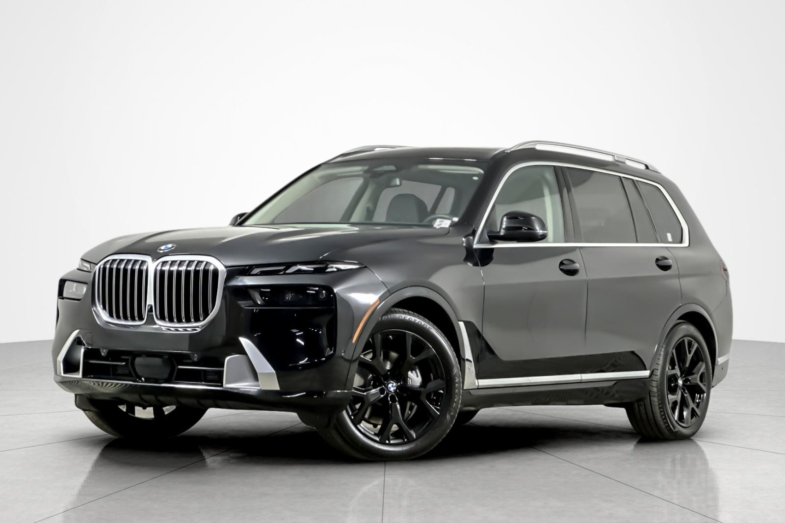 2025 BMW X7 Base's photo