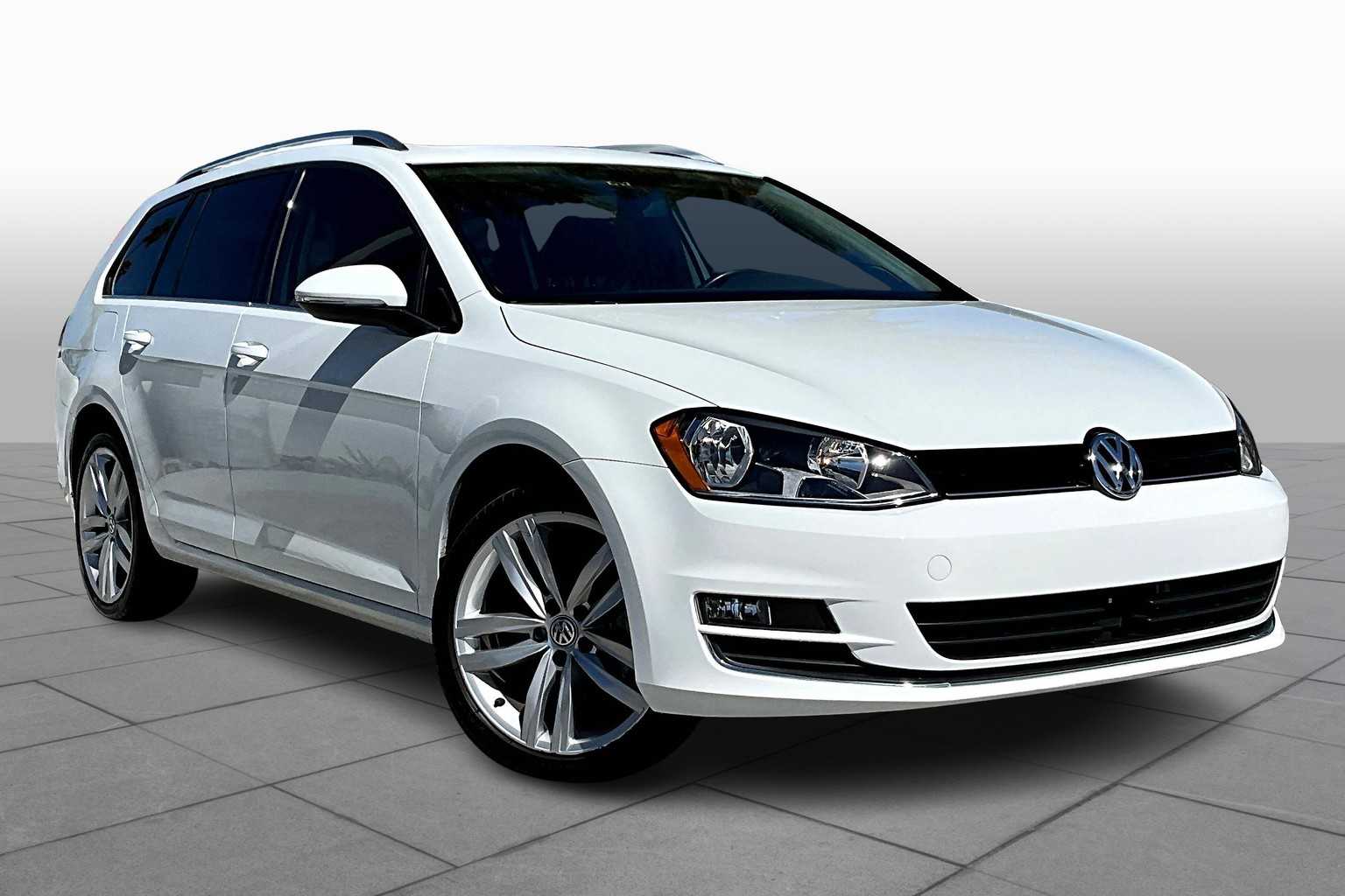 2017 Volkswagen Golf SportWagen SEL photo 2