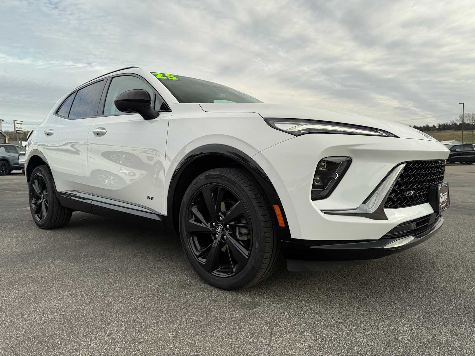 2025 Buick Envision Sport Touring photo 3