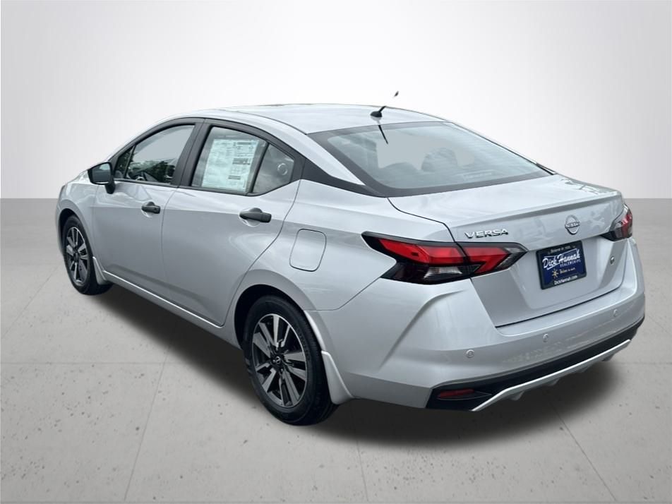 2025 Nissan Versa 1.6 S photo 10