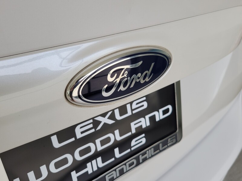 2016 Ford C-Max Energi SEL photo 4