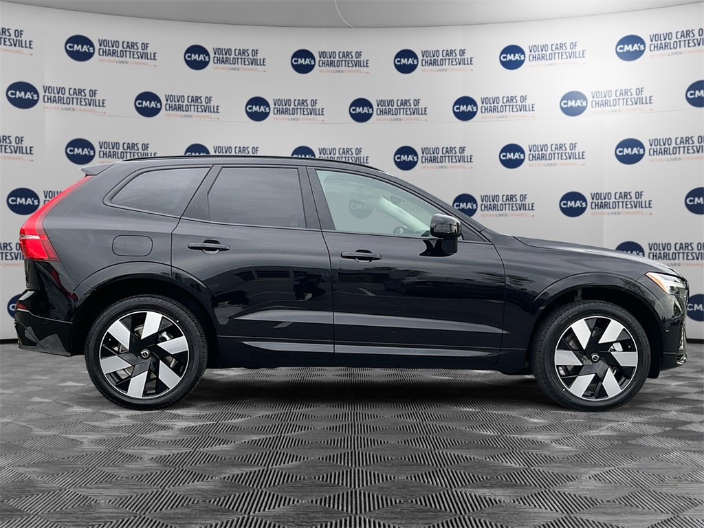 2025 Volvo XC60 Recharge Hybrid T8 Plus photo 6