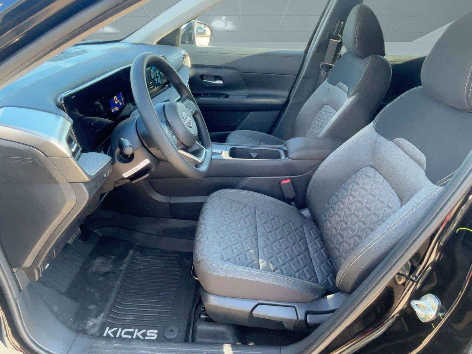 2026 Nissan Kicks SV photo 4
