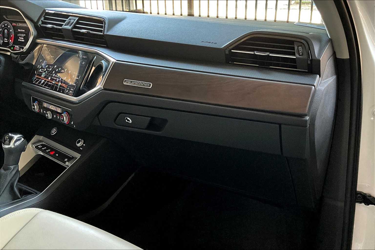 2020 Audi Q3 S line Premium Plus photo 16