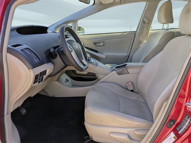 2015 Toyota Prius Four photo 17