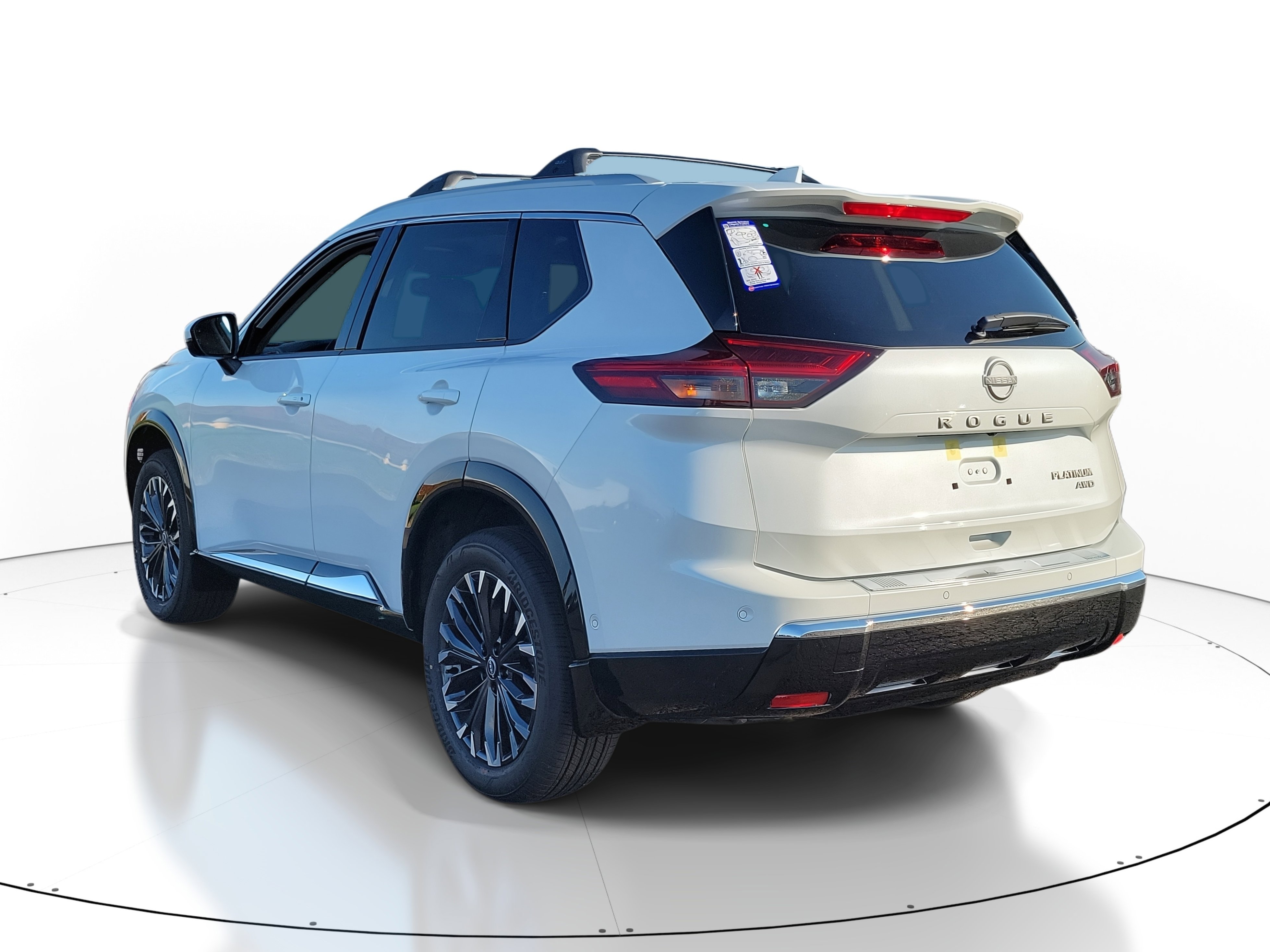 2026 Nissan Rogue Platinum photo 2