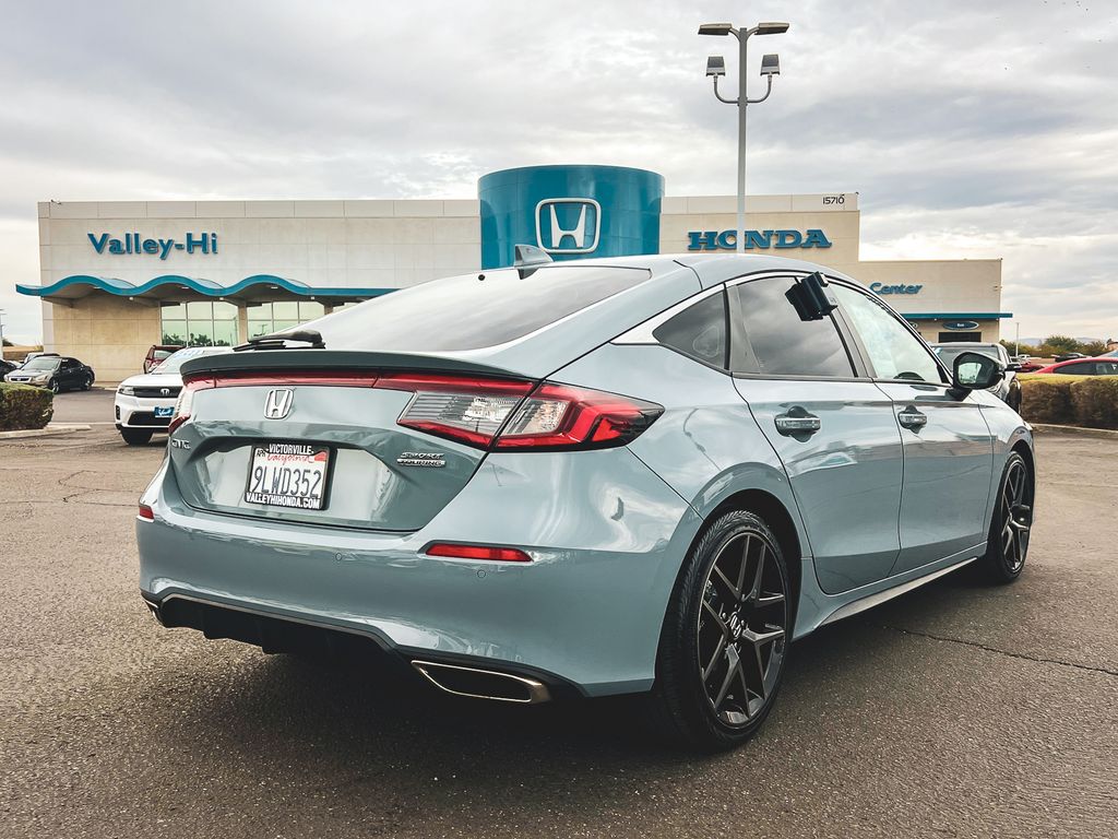 2024 Honda Civic Hatchback Sport Touring photo 4
