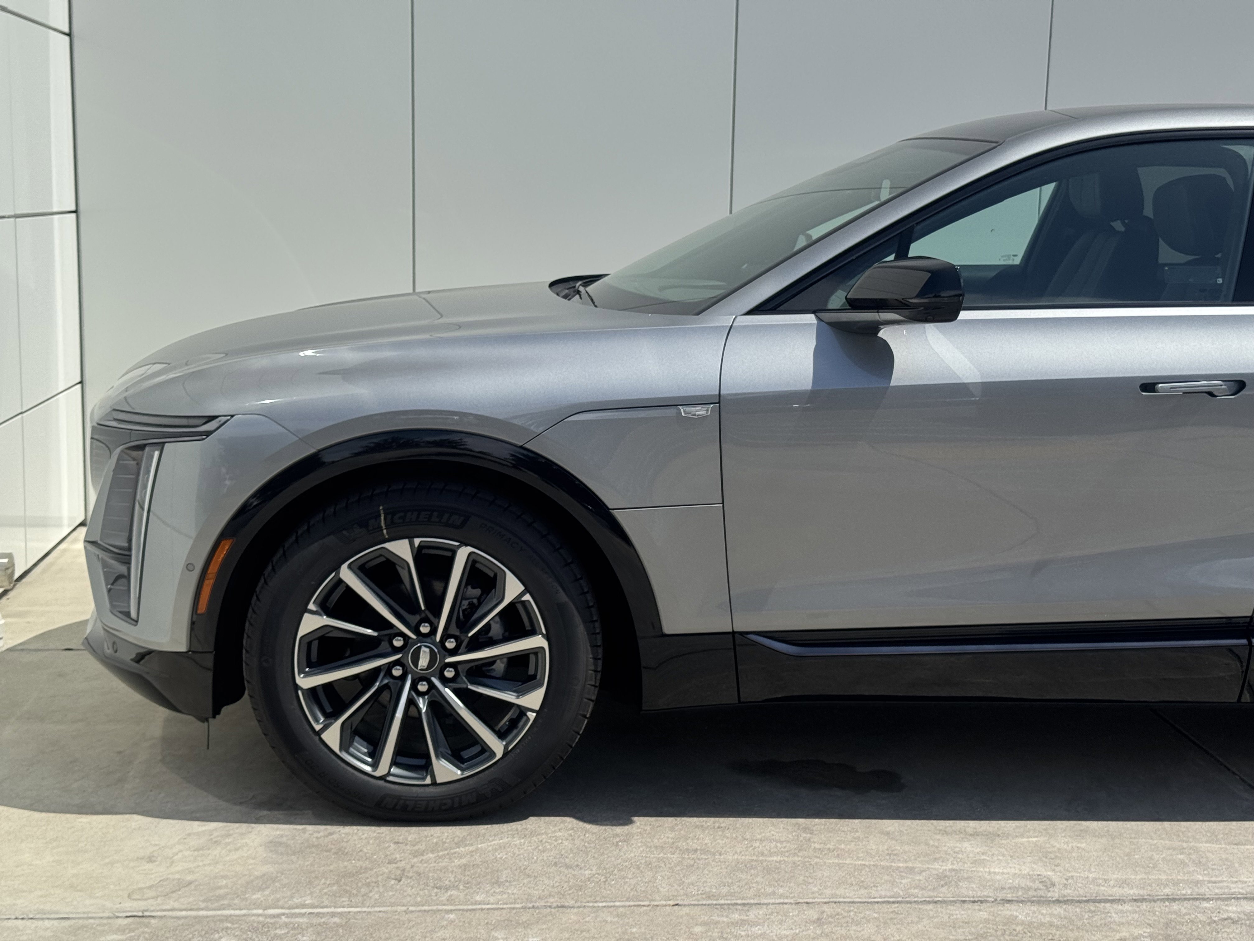 2025 Cadillac Lyriq Sport photo 4
