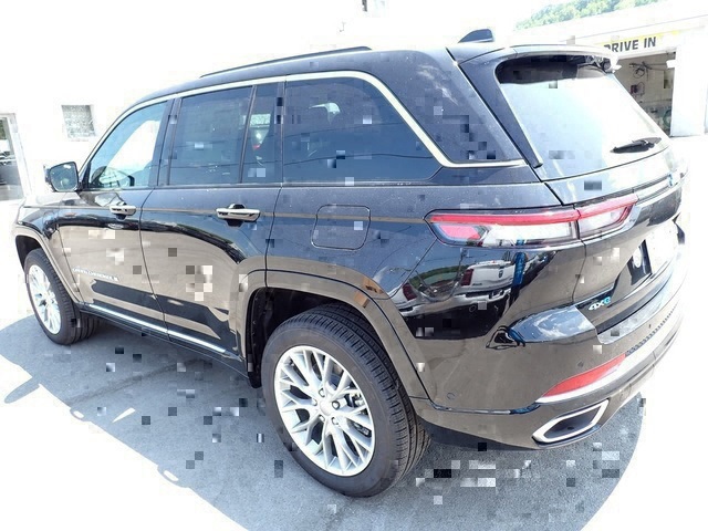 2022 Jeep Grand Cherokee Summit 4xe photo 2