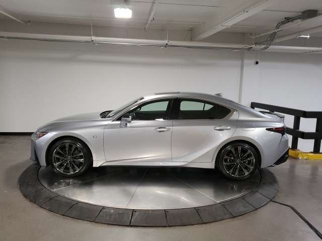 2023 Lexus IS 350 F SPORT photo 4