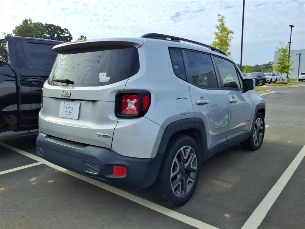 2017 Jeep Renegade Latitude North Edition photo 2