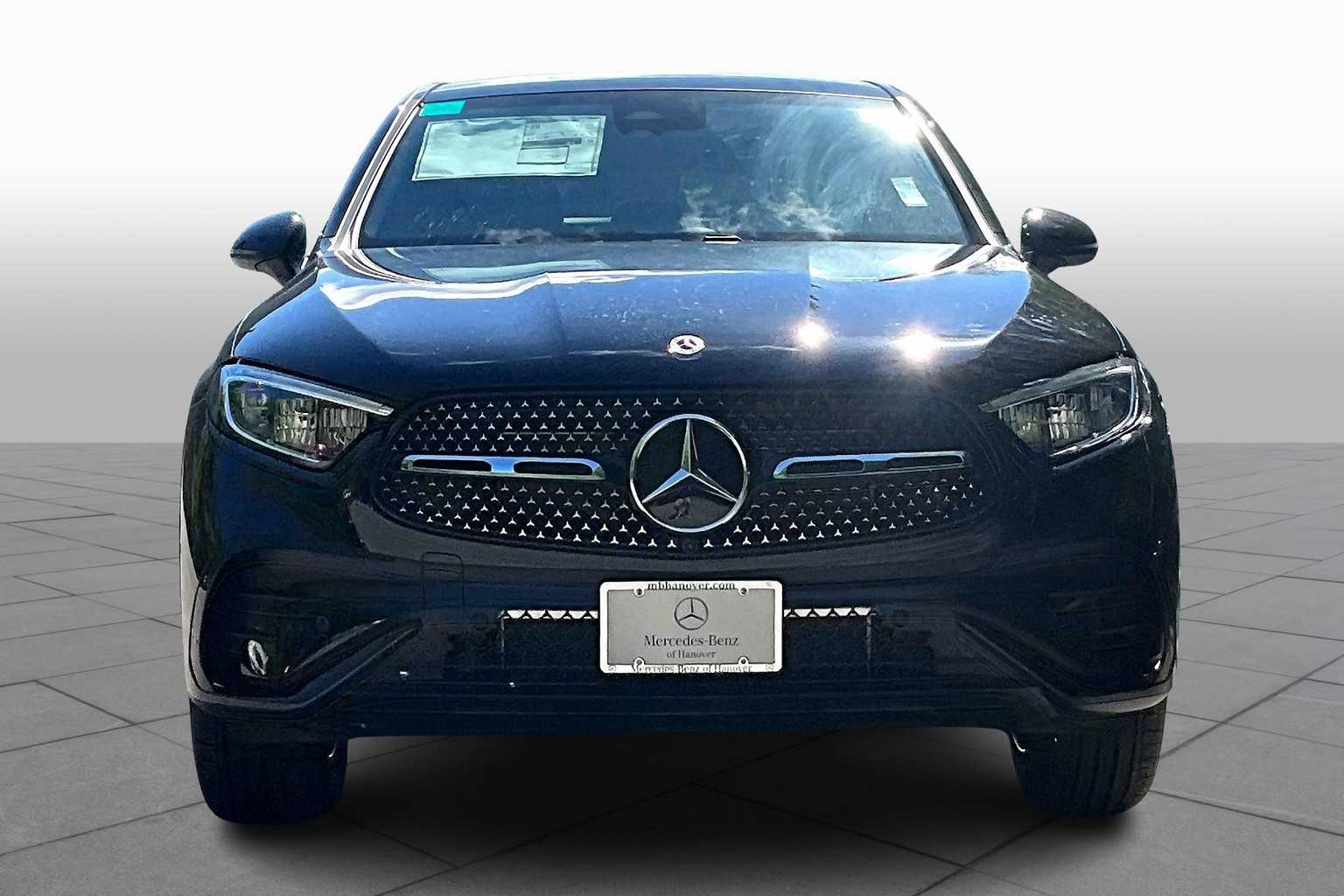 2025 Mercedes Benz GLC 300 4MATIC photo 3
