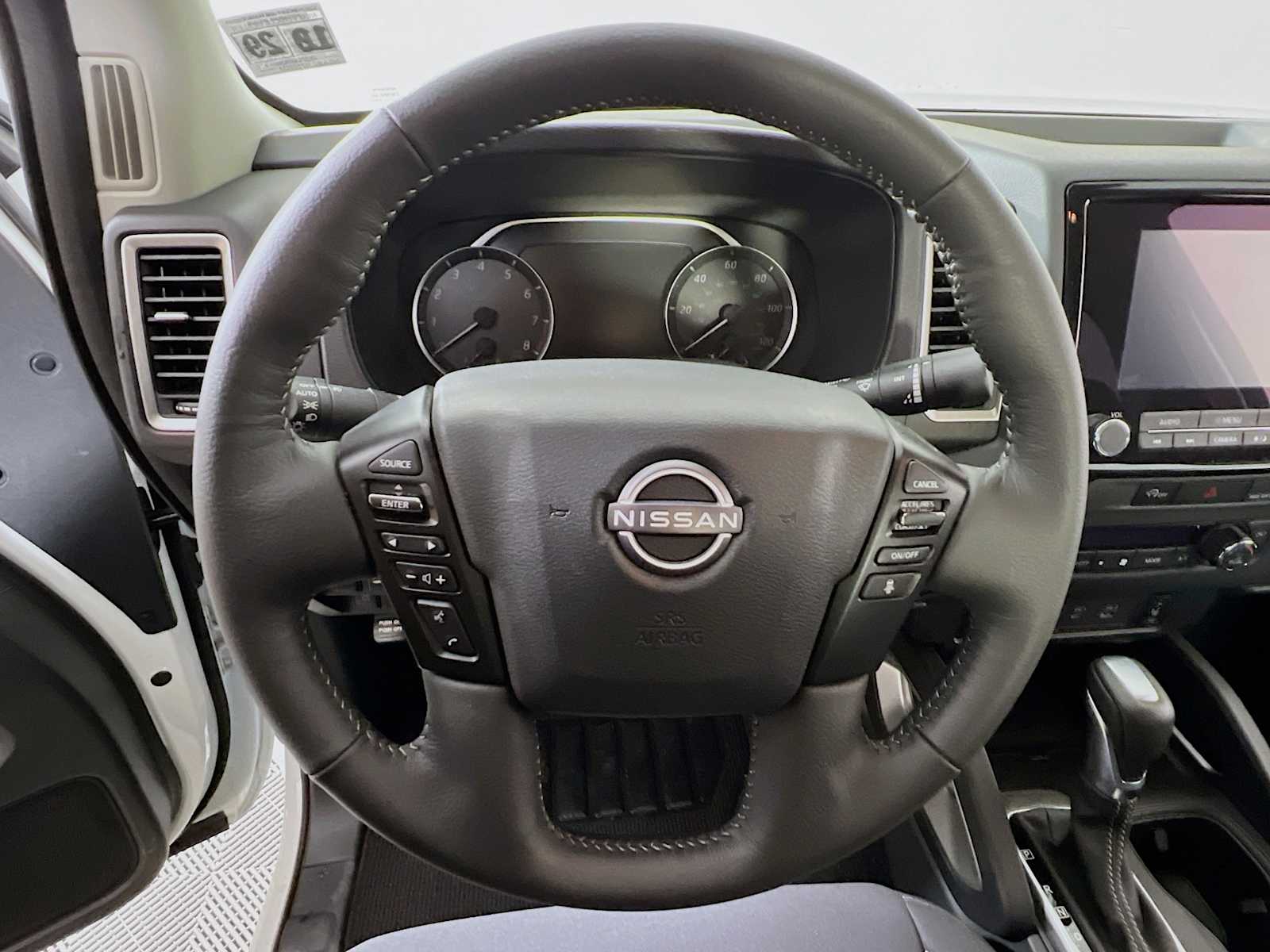 2024 Nissan Frontier SV photo 9