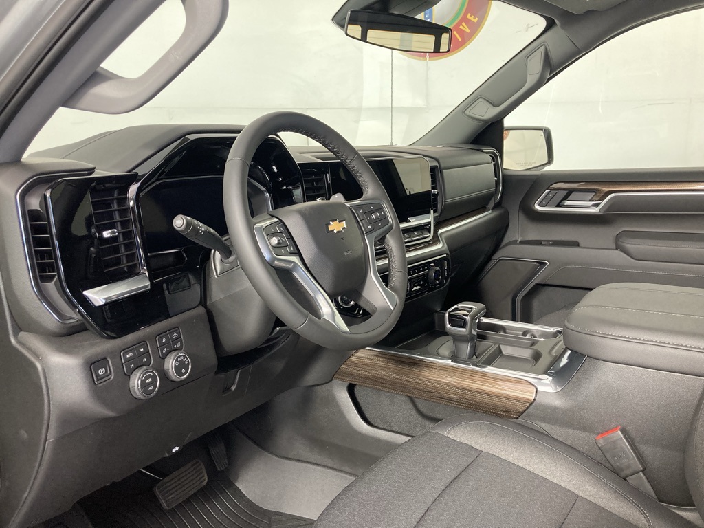 2026 Chevrolet Silverado 1500 LT photo 13