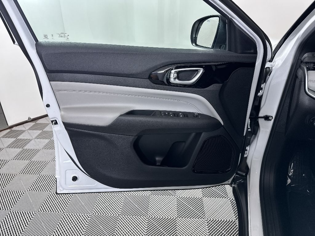 2025 Jeep Compass Limited photo 29