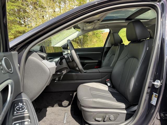 2025 Hyundai Sonata Hybrid Limited photo 10