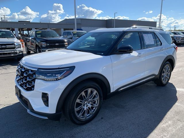 2025 Ford Explorer Platinum photo 3