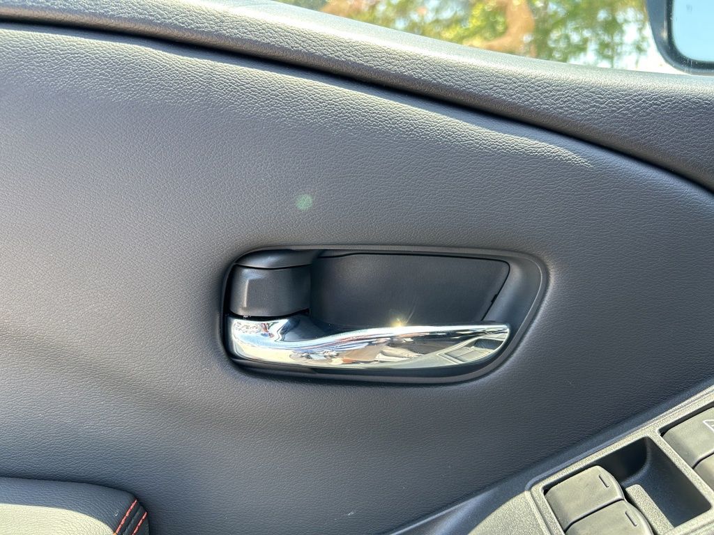 2025 Nissan Frontier PRO-4X photo 12