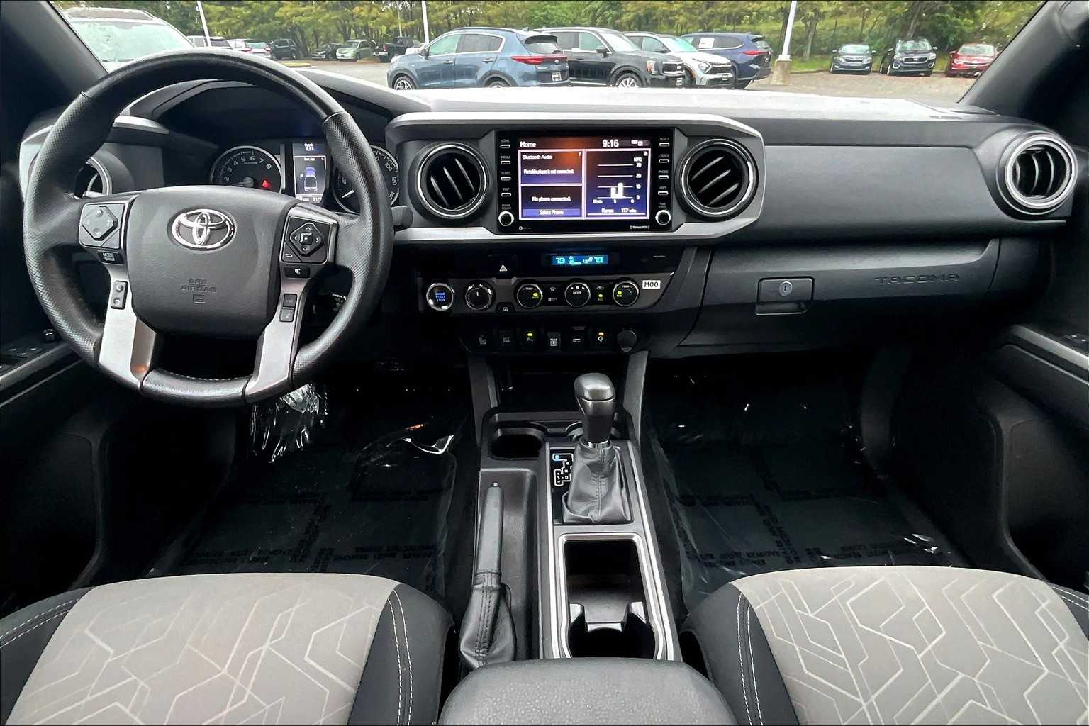 2023 Toyota Tacoma TRD 4x4 photo 13