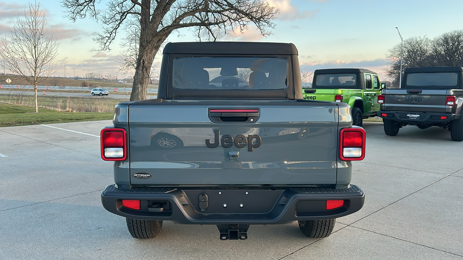 2026 Jeep Gladiator Sport S photo 4