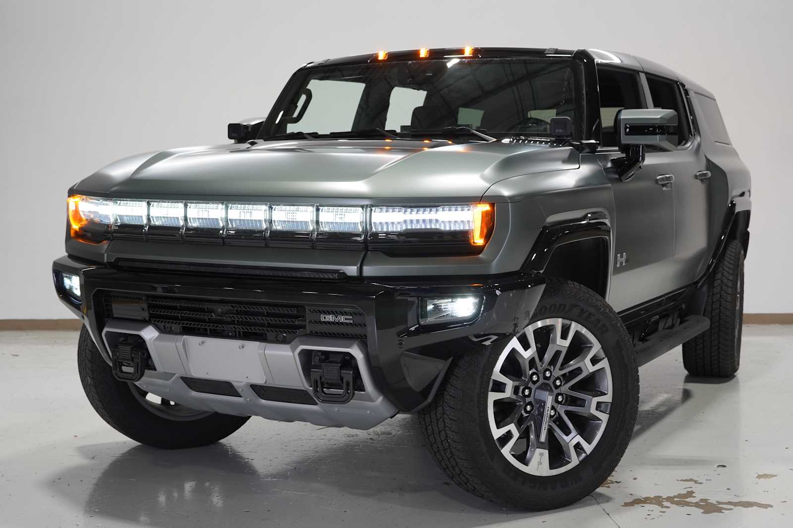 2024 GMC HUMMER EV