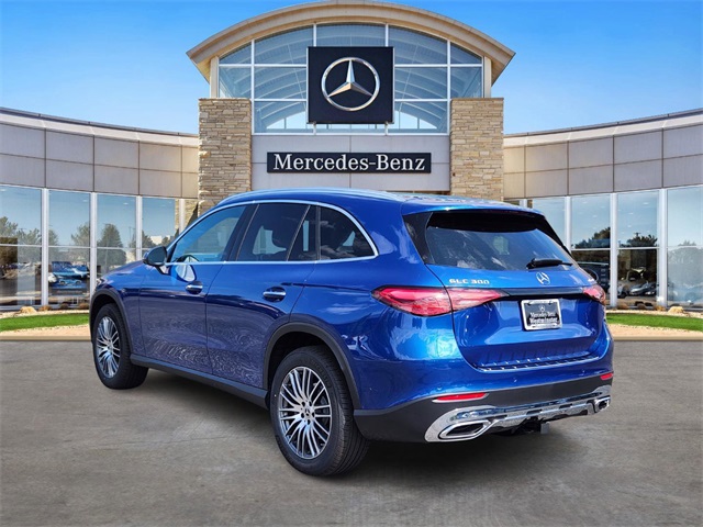 2025 Mercedes Benz GLC 300 4MATIC photo 3