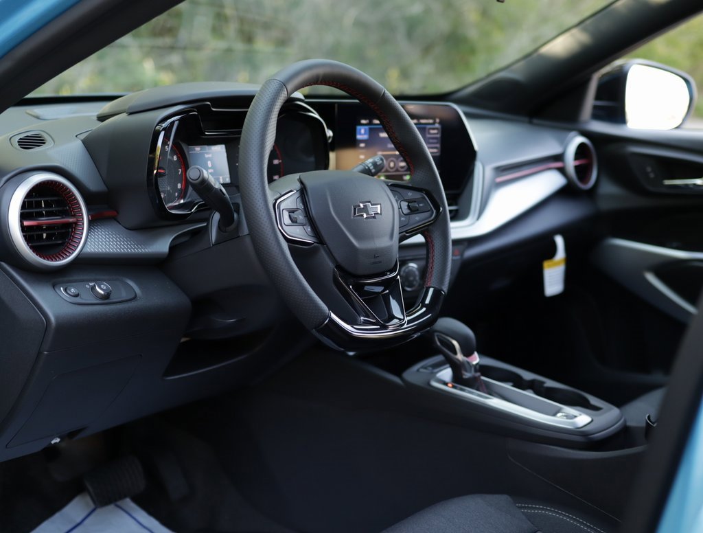 2025 Chevrolet Trax photo 9