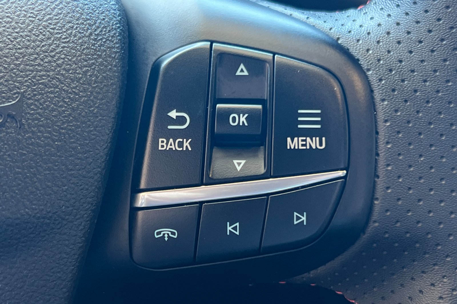 2025 Ford Escape ST-Line photo 26