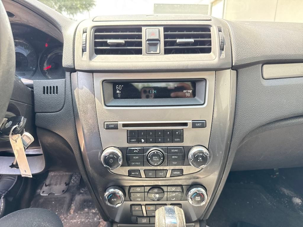 2012 Ford Fusion SEL photo 20