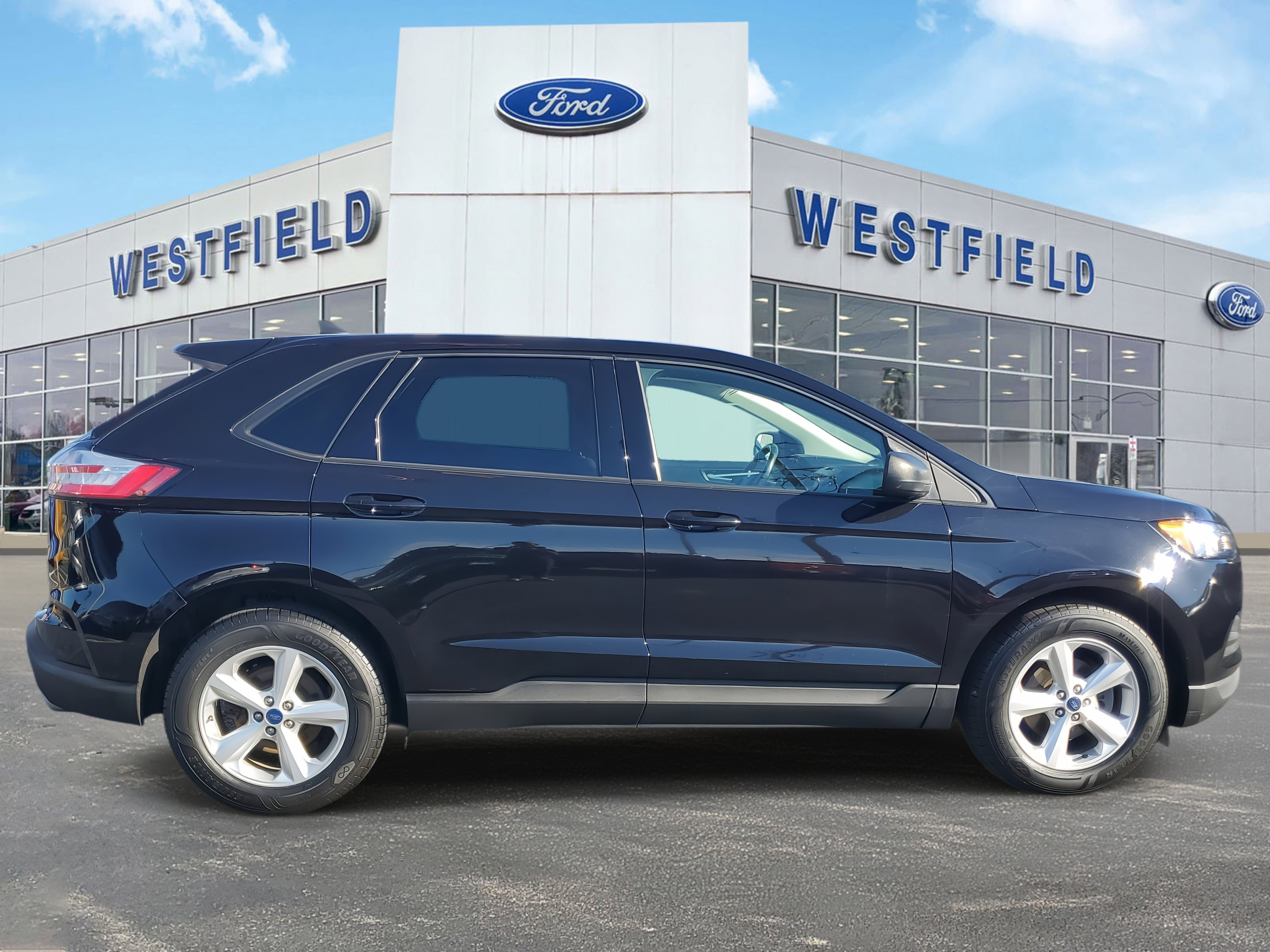 2020 Ford Edge SE photo 4