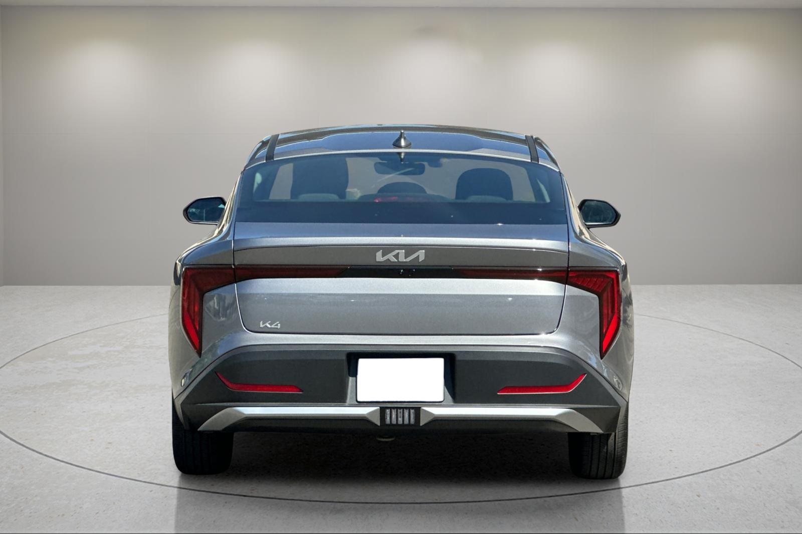 2025 Kia K4 LXS photo 4