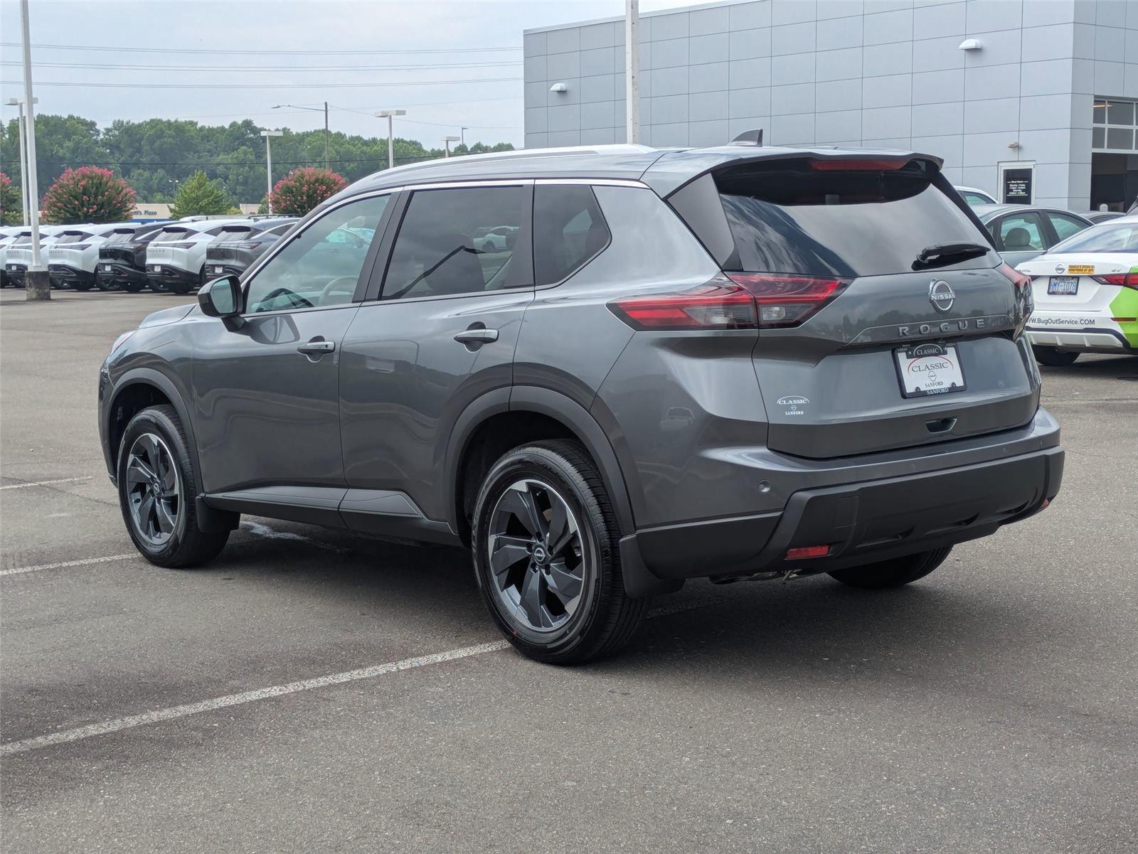 2026 Nissan Rogue SV photo 6
