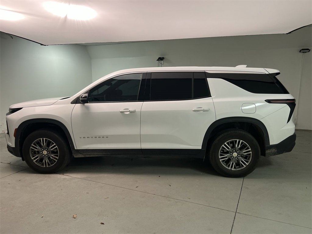 2024 Chevrolet Traverse LS photo 4