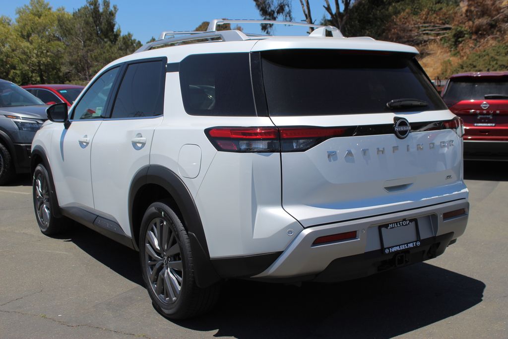 2025 Nissan Pathfinder SL photo 8