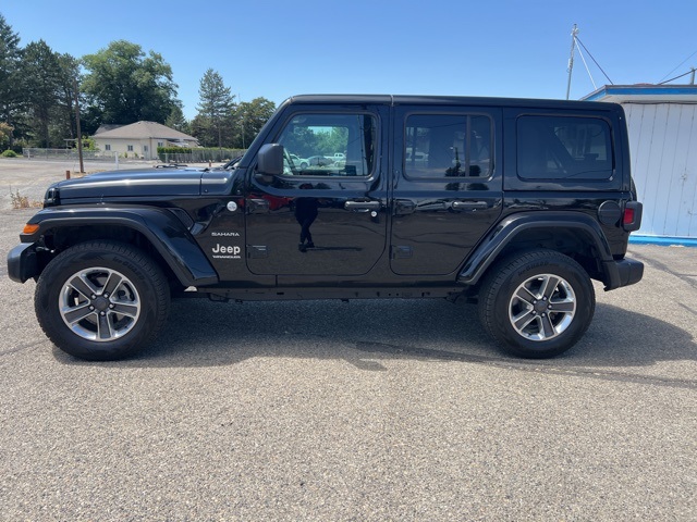 2023 Jeep Wrangler Sahara photo 2