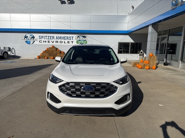 2022 Ford Edge SEL photo 3