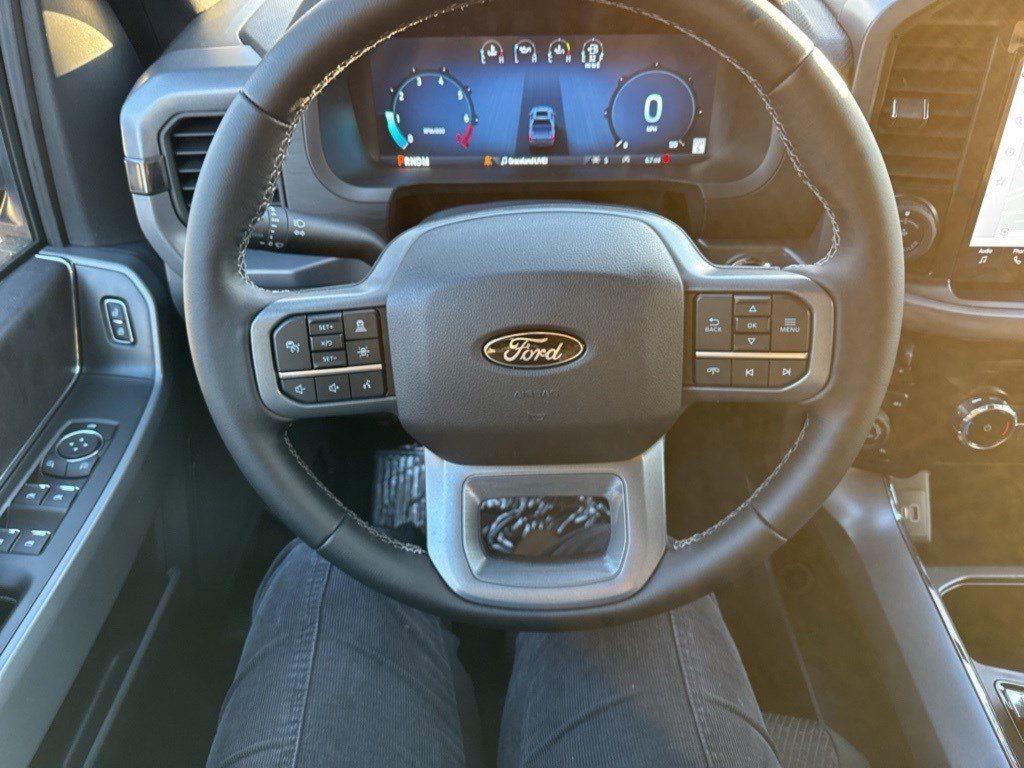 2025 Ford F-150 XLT photo 24