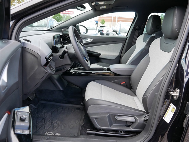 2024 Volkswagen ID.4 Standard photo 13