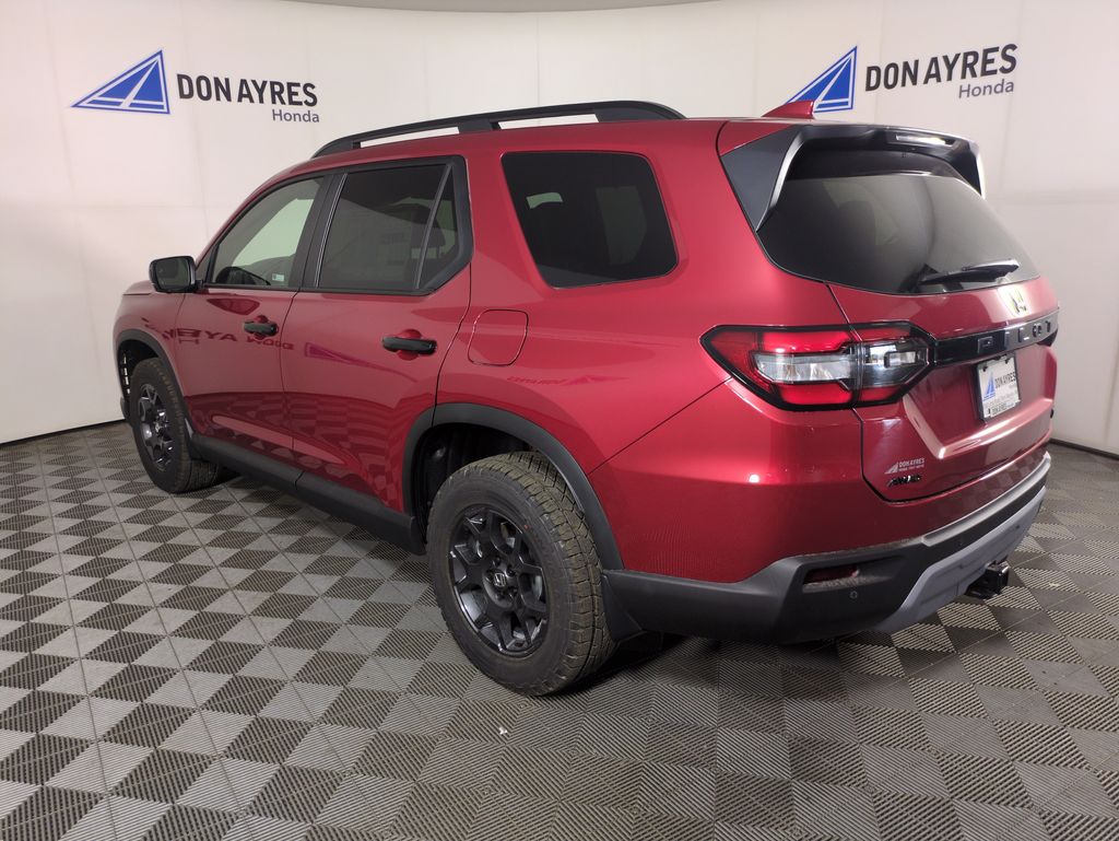 2025 Honda Pilot TrailSport photo 3